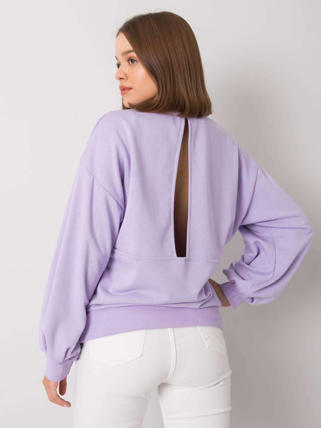 Lila Sweatshirt mit Rückenausschnitt