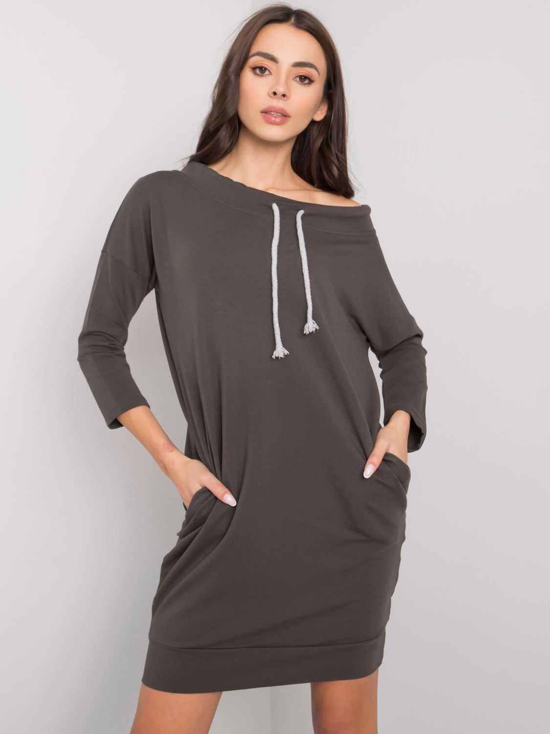 Stylisches Kleid in Khaki