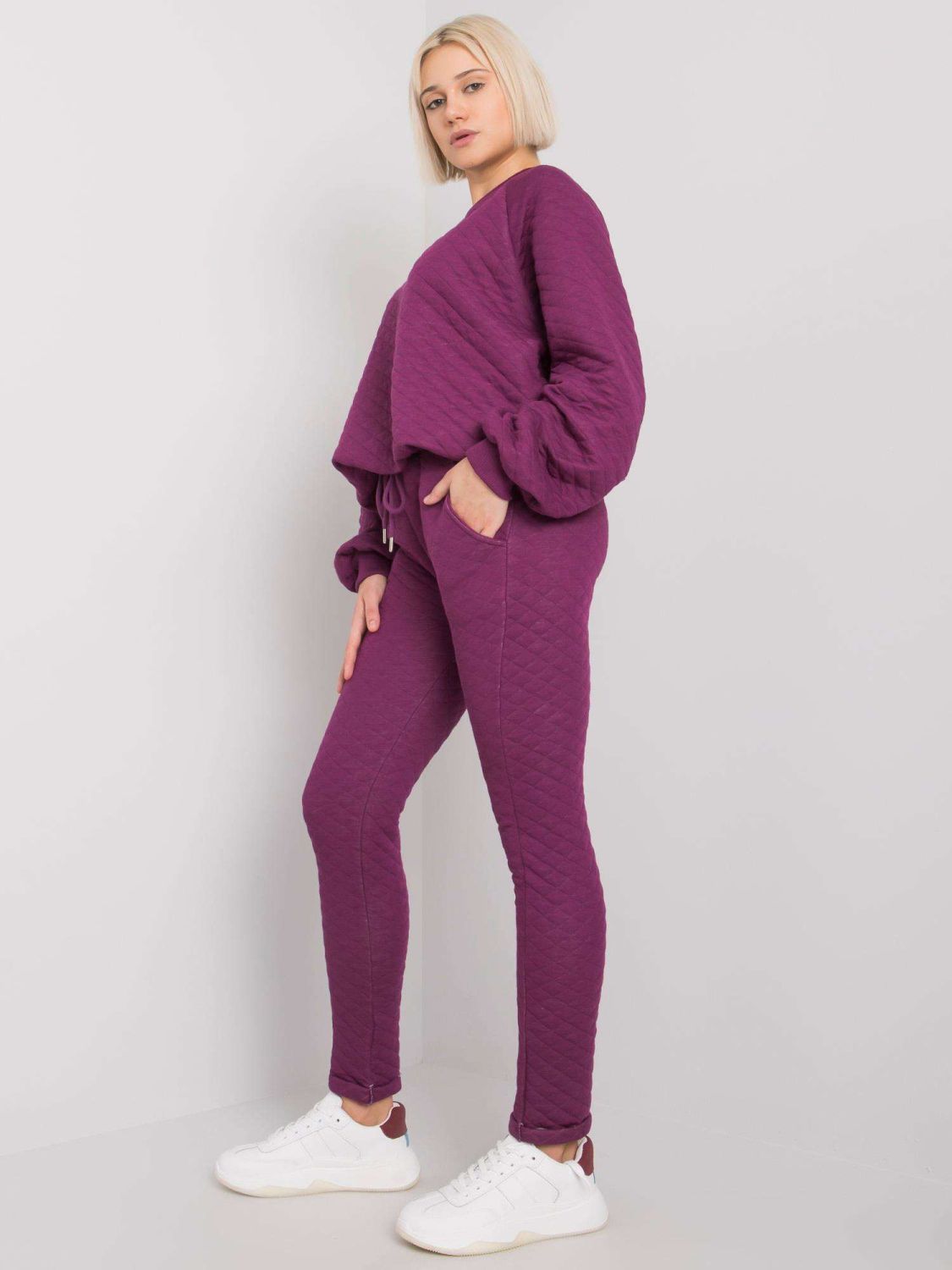 Stylisches Set in Dunkellila