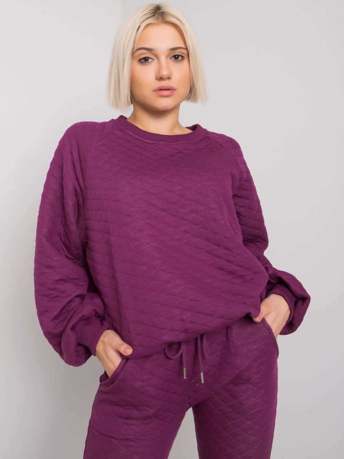 Stylisches Set in Dunkellila