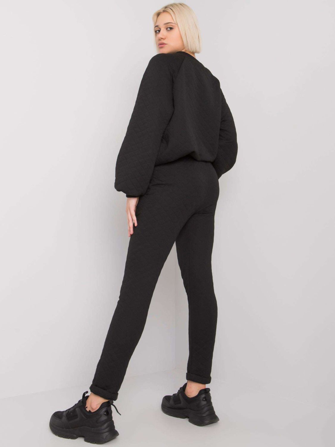 Stylisches schwarzes Set