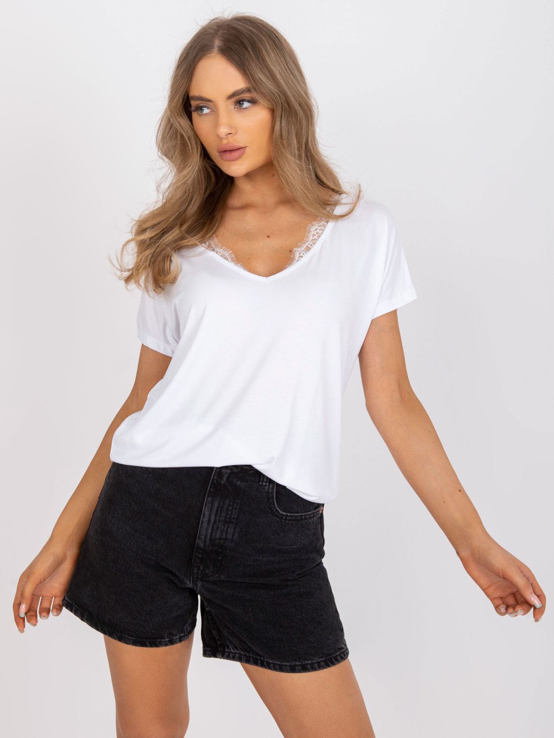 Weißes Damen T-Shirt mit V-Ausschnitt und Spitze