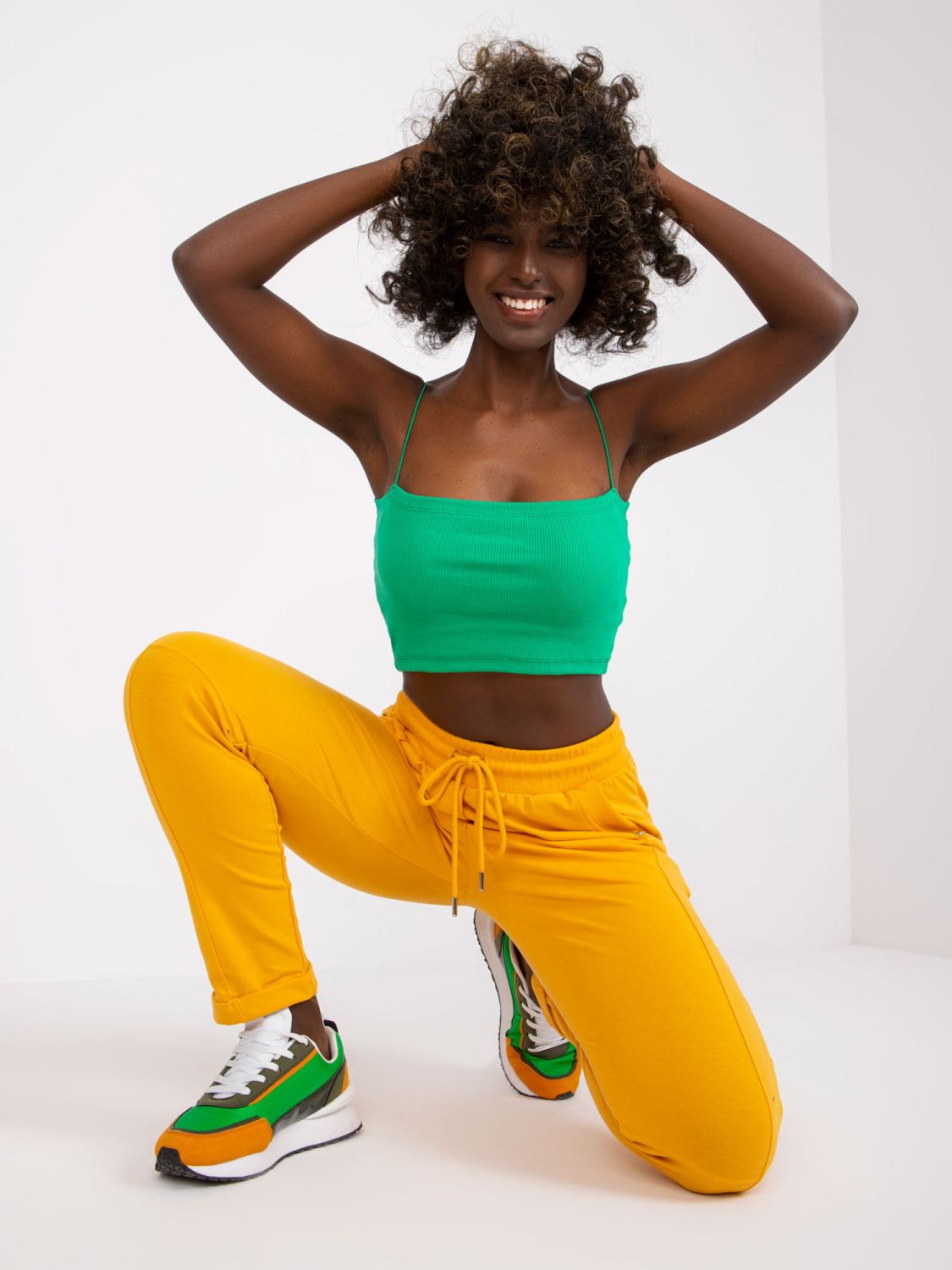 Sportliche Hose in leuchtendem Orange