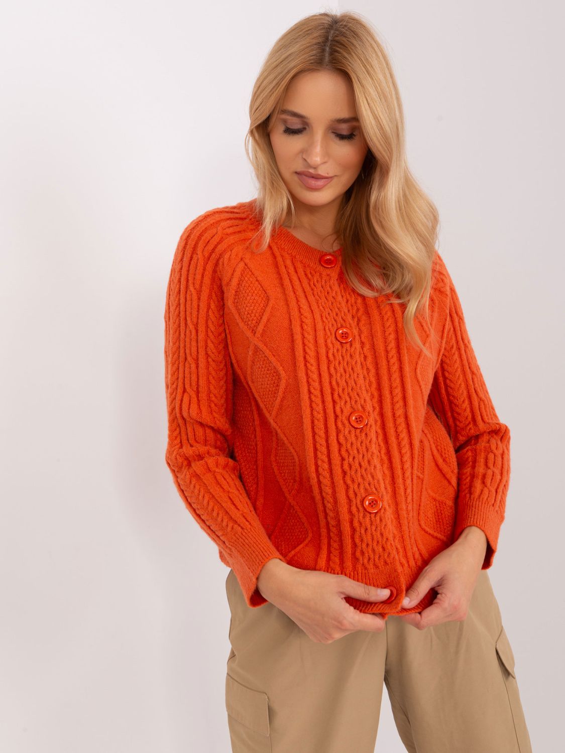 Oranger Damenpullover mit Knöpfen
