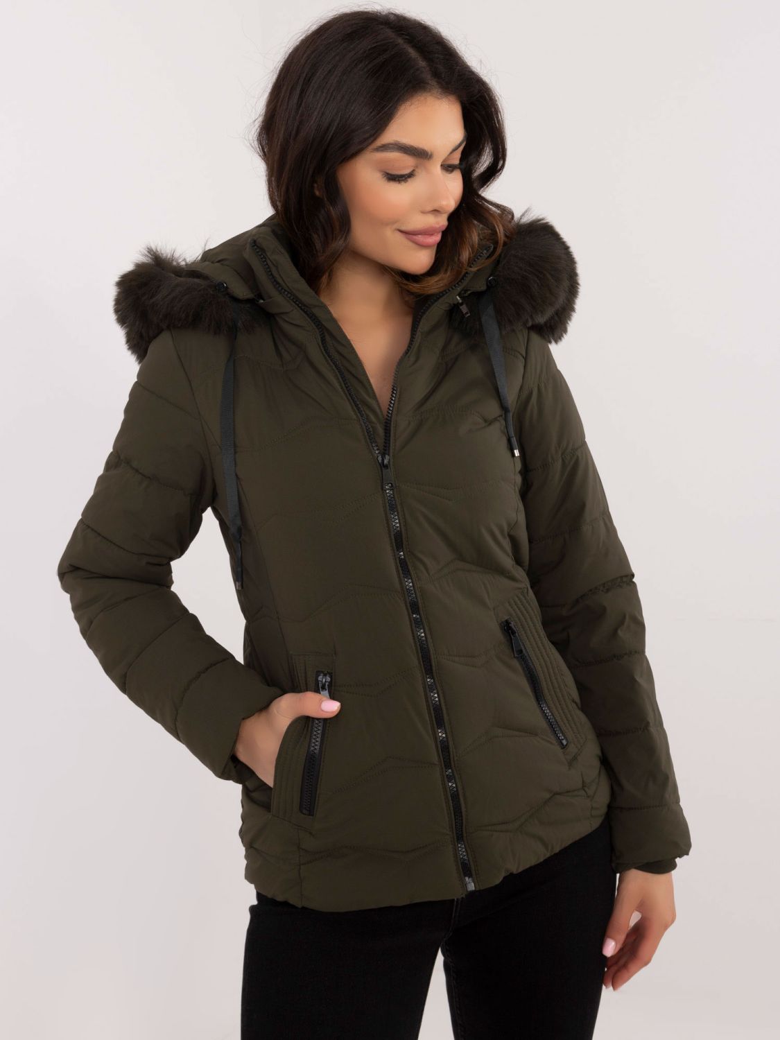 Bequeme Winterjacke mit Kapuze Khaki