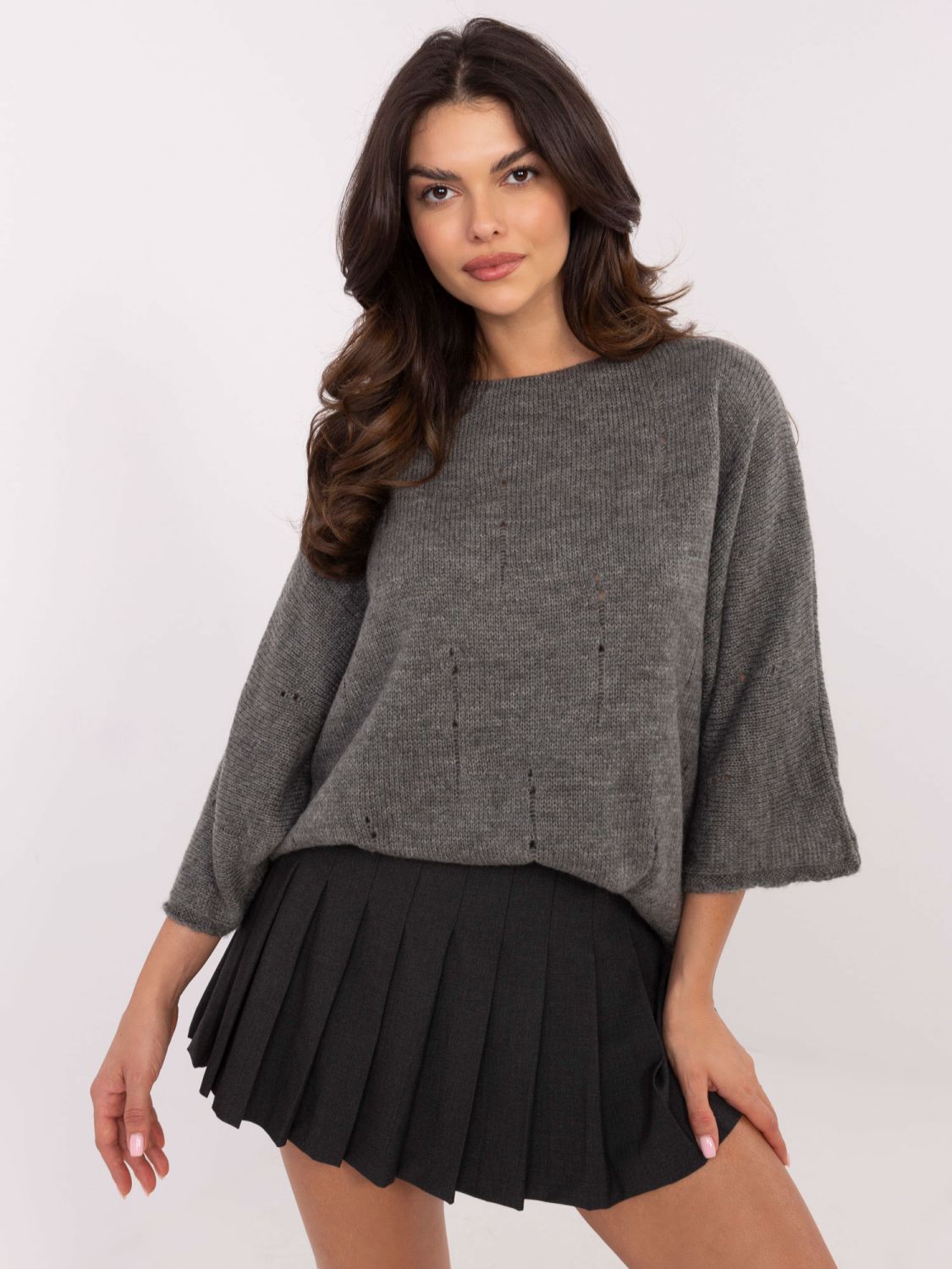 Stylischer grauer Pullover mit 3/4 Ärmeln