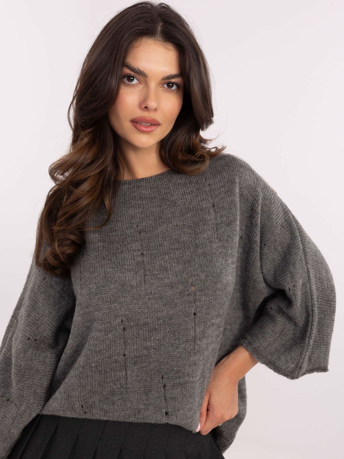 Stylischer grauer Pullover mit 3/4 Ärmeln