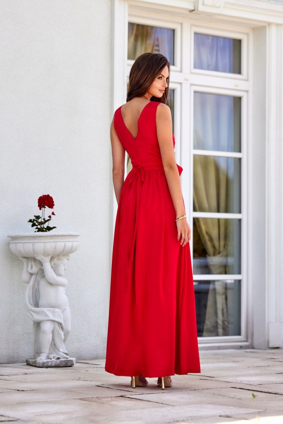 Satin-Maxikleid mit dekorativer Rose, rot