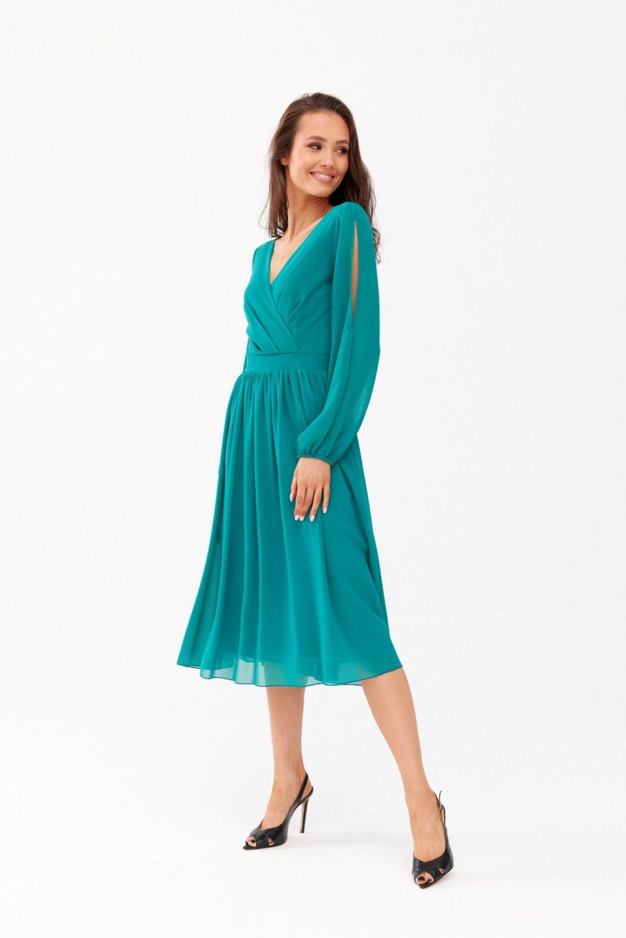 Ausgestelltes Kleid mit Wickelausschnitt und langen Ärmeln in Hellgrün