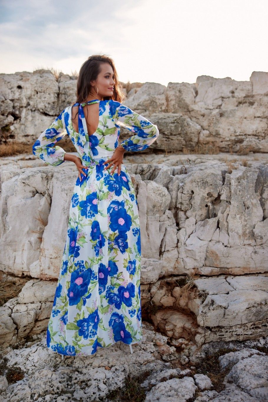 Langes gemustertes Kleid mit Rückenschnürung