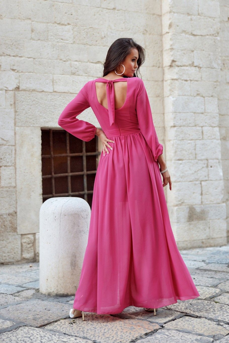 Chiffon-Maxikleid mit langen Ärmeln und Rückenschnürung, amaranthfarben