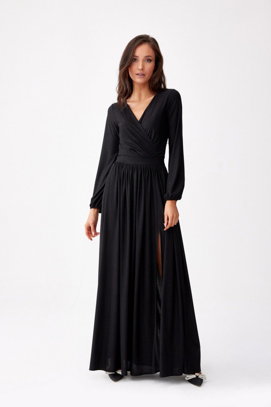 Schwarzes Brokat-Maxikleid mit langen Ärmeln