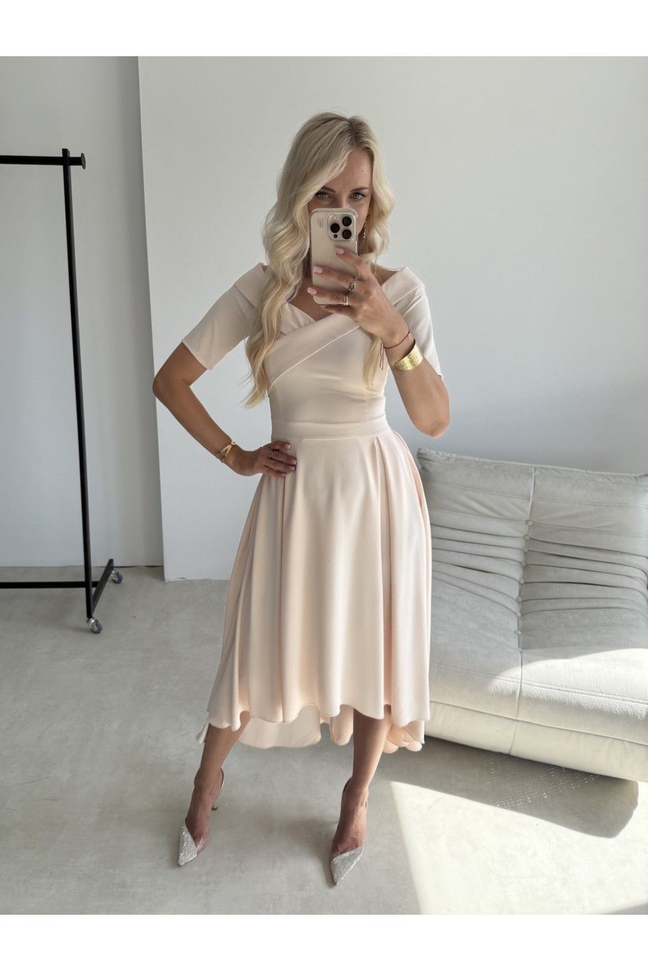 Midi-Kleid in Vanillefarbe