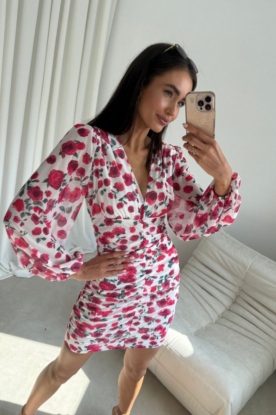 Figurbetontes Kleid Amanda mit Puffärmeln