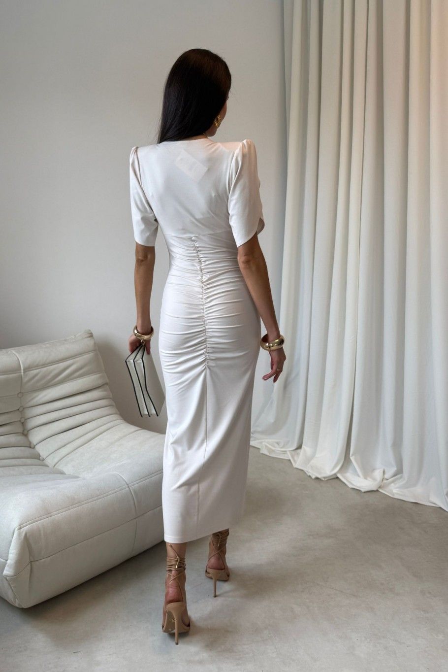 Midi-Kleid in Vanillefarbe