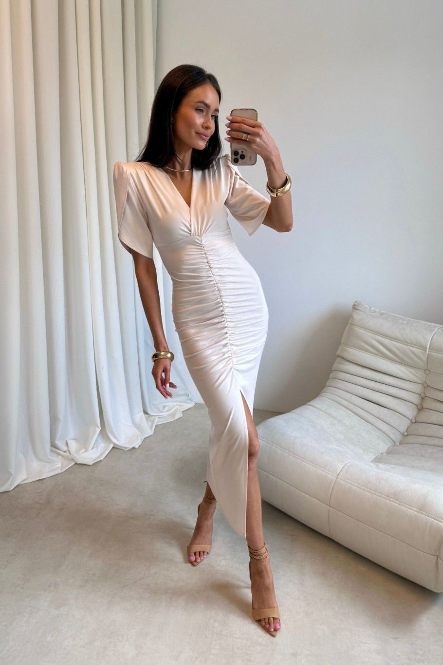 Midi-Kleid in Vanillefarbe