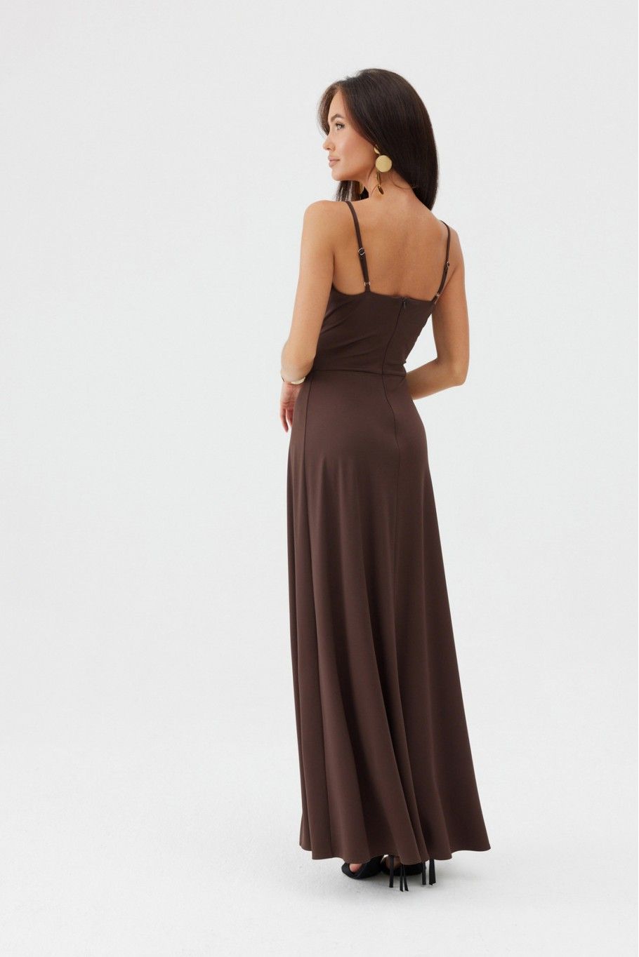 Leandra – langes braunes Maxikleid
