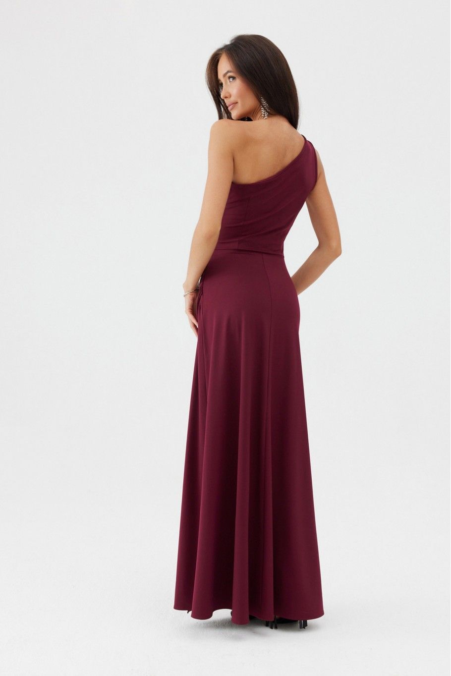 Maxikleid in Bordeaux mit Schlitz und One-Shoulder-Design