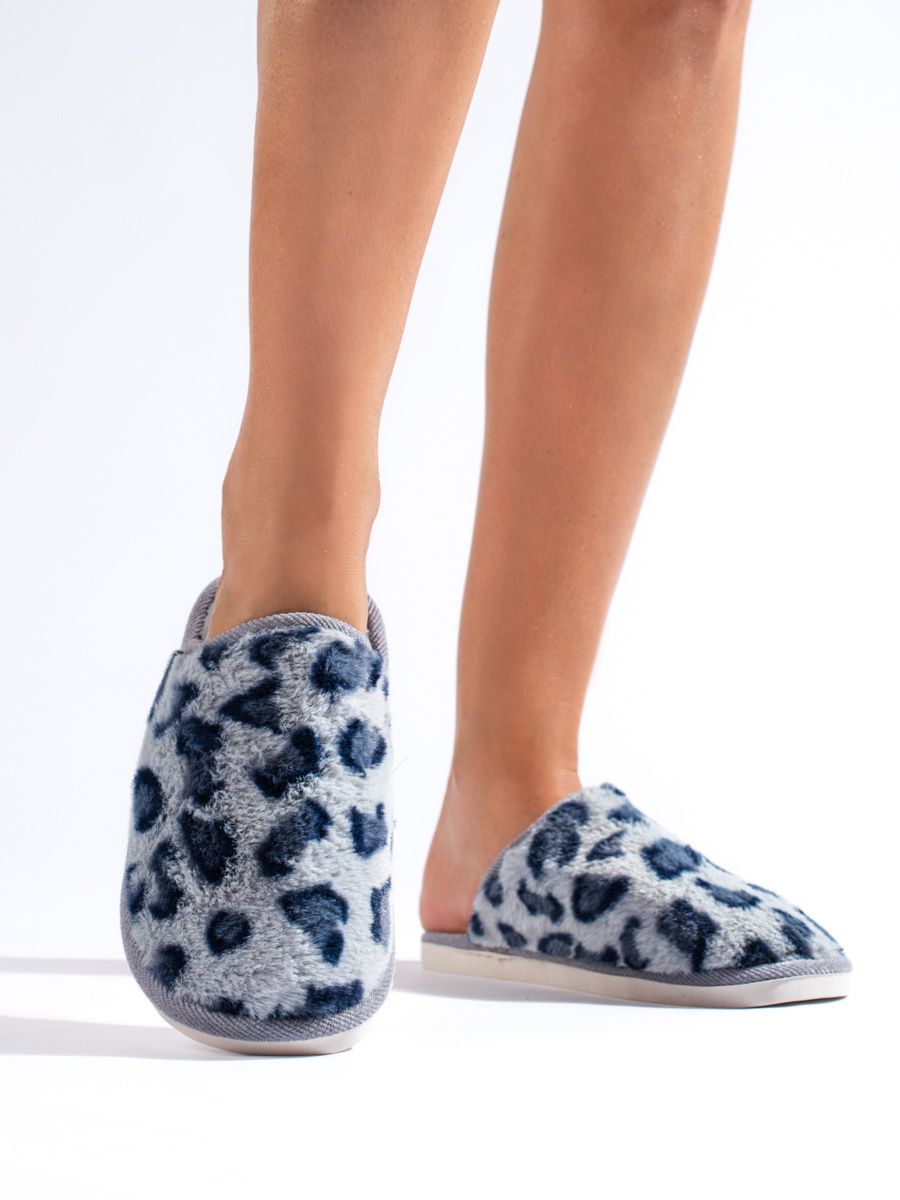 Blaue Pantoffeln mit Leopardenmuster