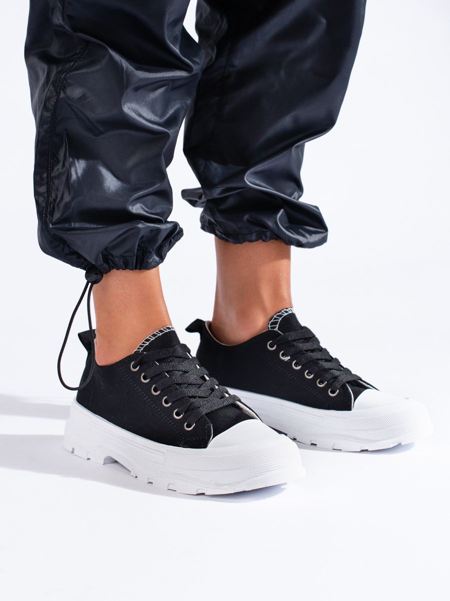 Klassische Sneakers auf Plattform von Shelovet