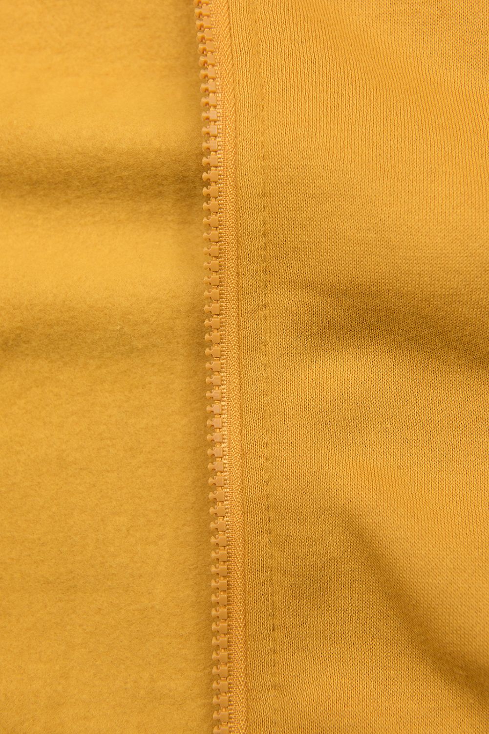 Verlängerte Sweatjacke mit hohem Kragen und Kapuze gelb