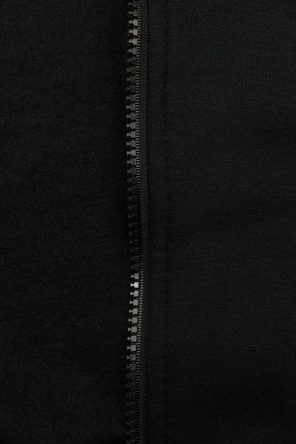 Verlängerte Sweatjacke mit hohem Kragen und Kapuze schwarz