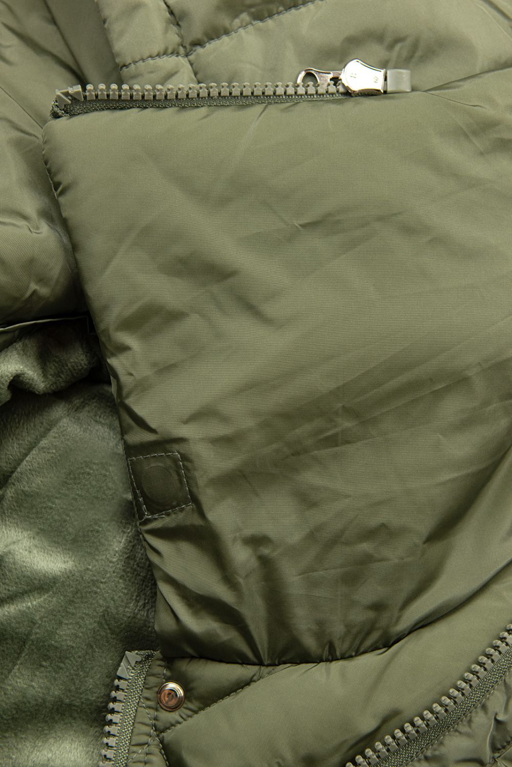 Steppjacke mit hohem Kragen Olivgrün