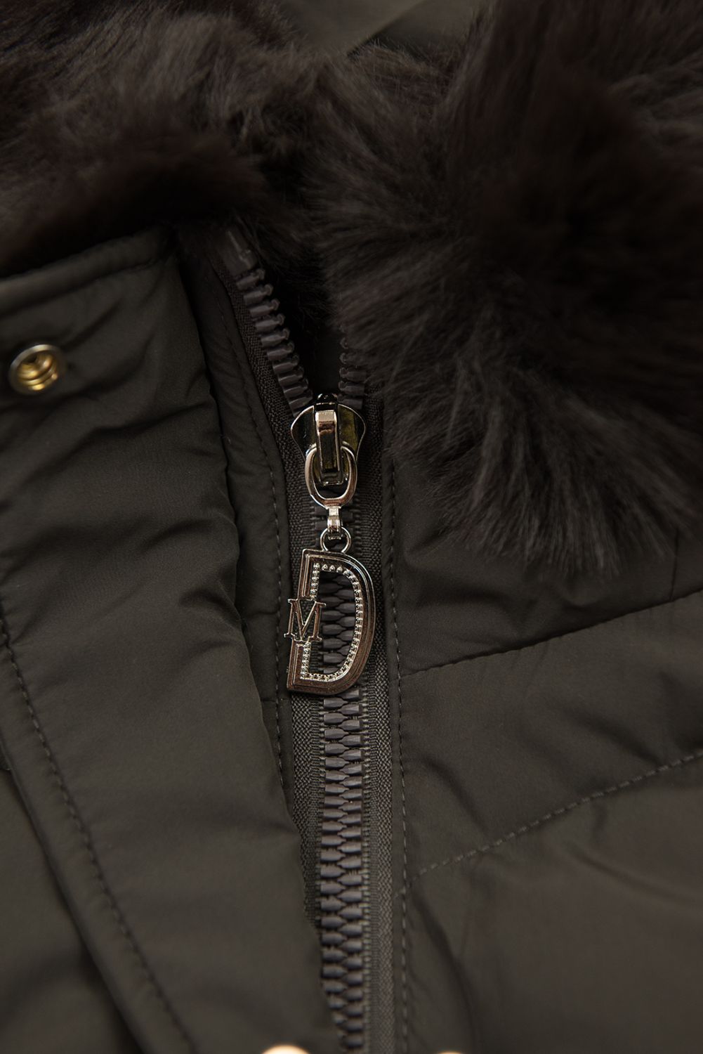 Damen-Steppjacke für den Winter mit Fell – Braun