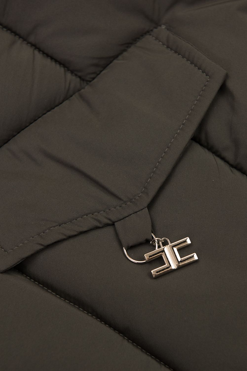 Damen-Steppjacke für den Winter mit Fell – Braun