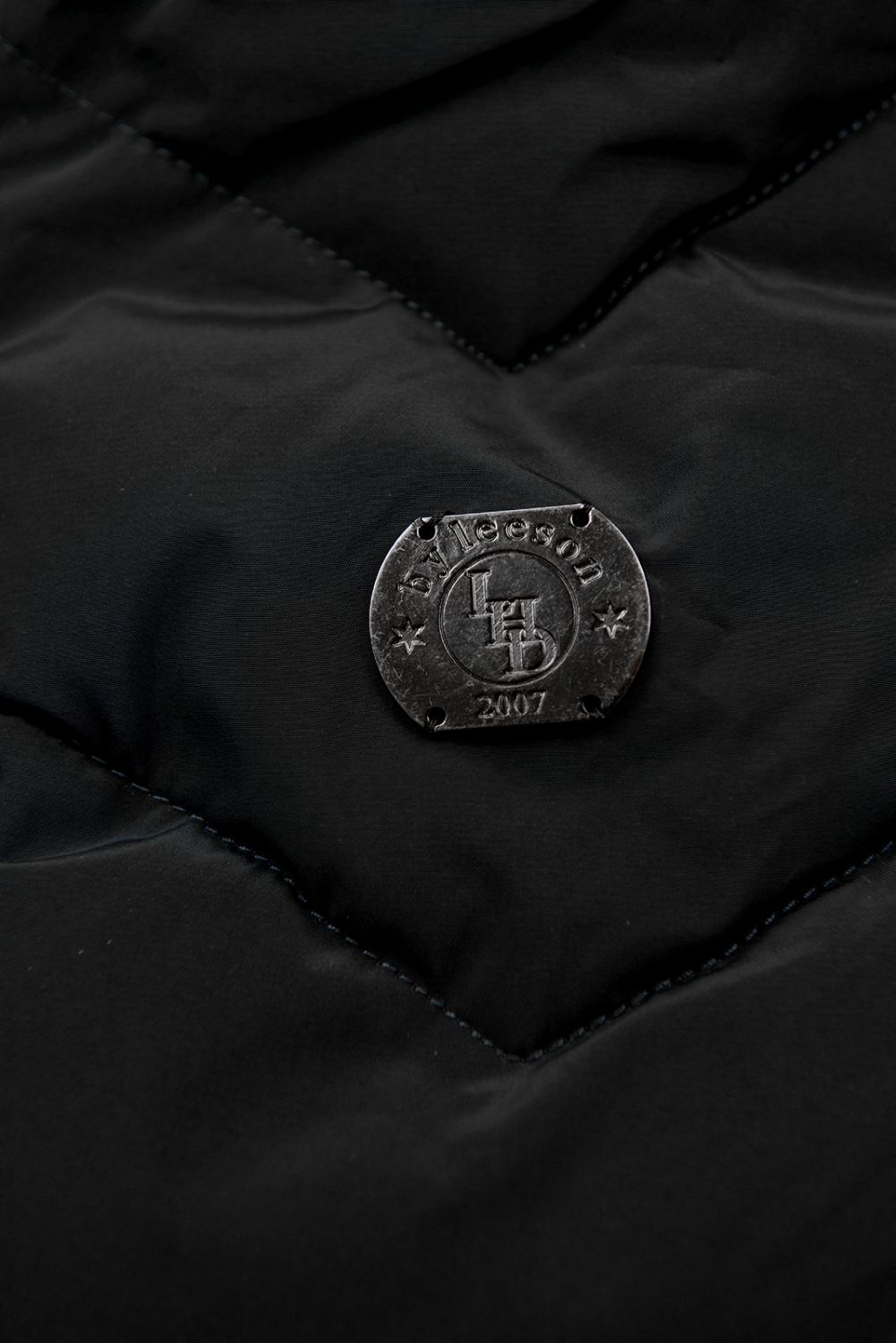 Jacke mit gestepptem Design schwarz