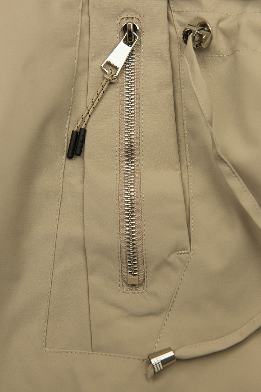 Verlängerter Parka s Print in der Kapuze Beige