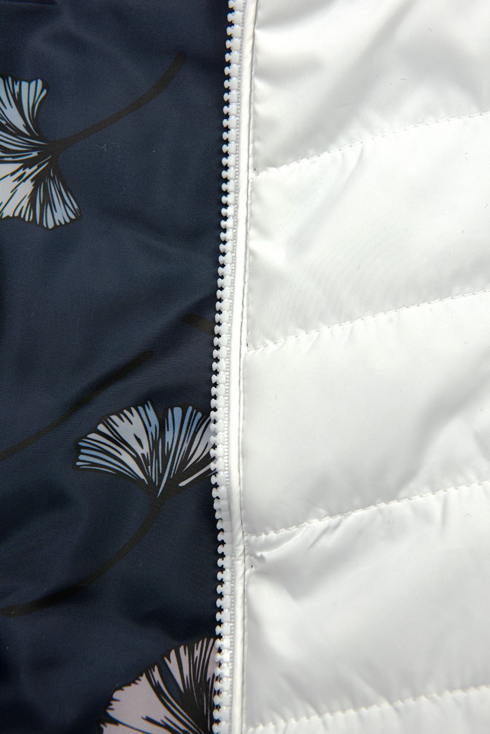 Beidseitig tragbare Jacke in Weiß