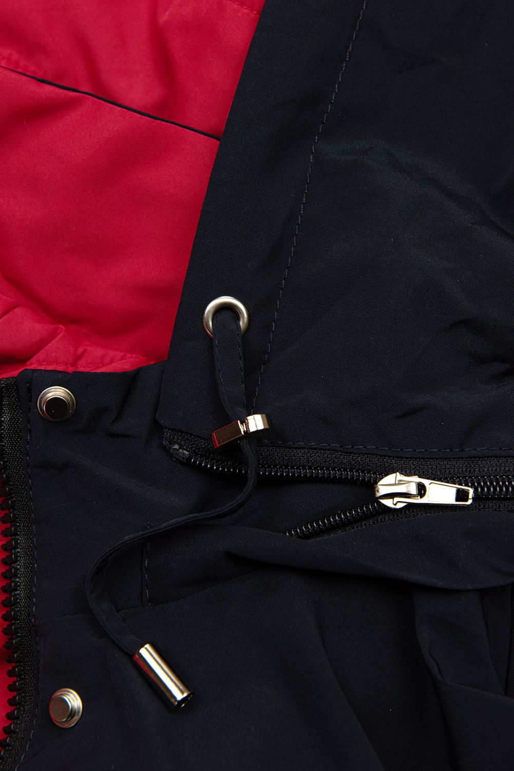 Wendejacke mit abnehmbarer Kapuze Schwarz/Rot