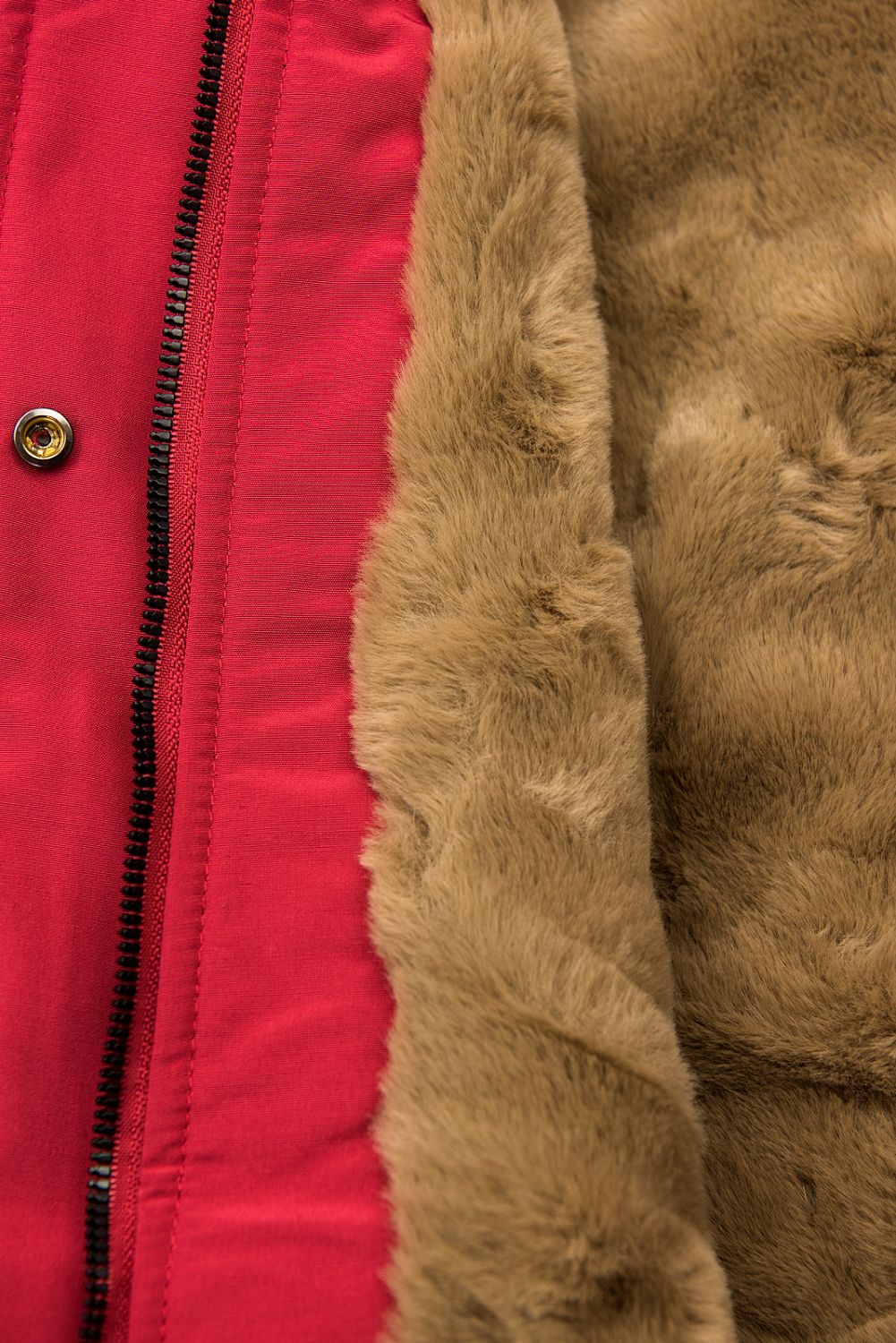 Warm gefütterter Parka mit Kapuze rot
