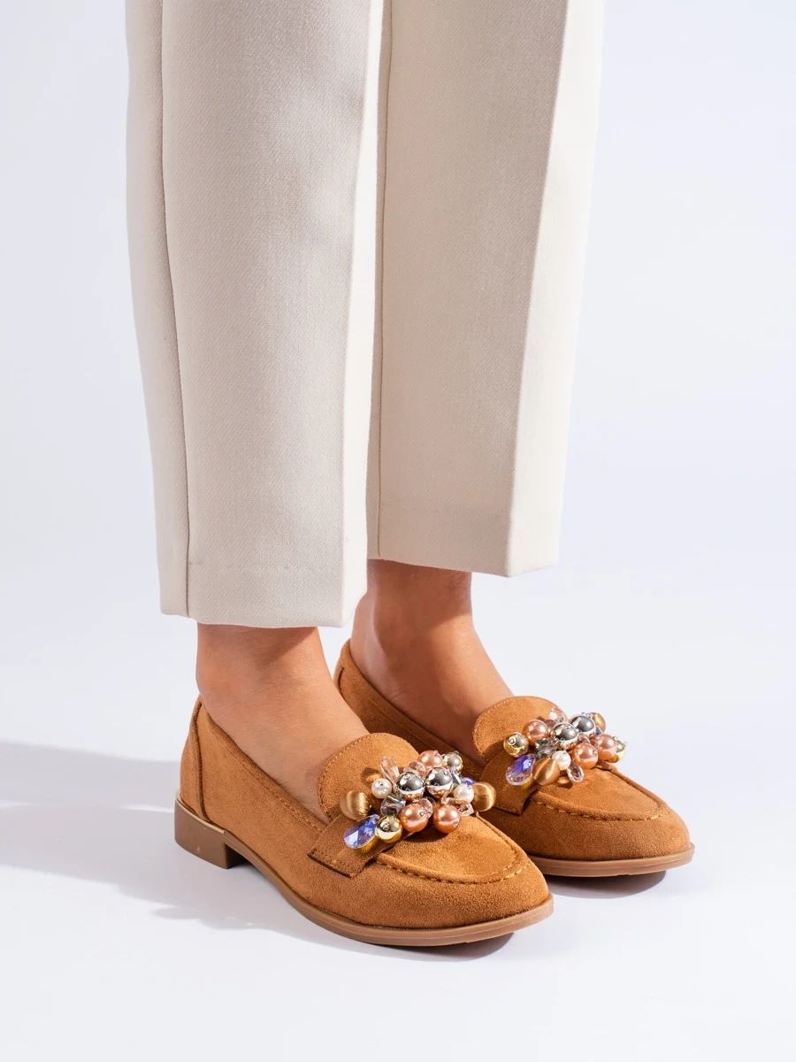 Mokassins mit Kristallen in Camel