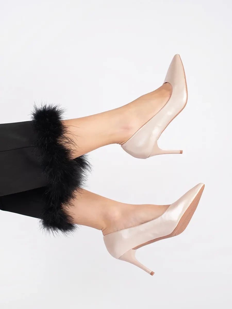 Helle beige Pumps mit Absatz