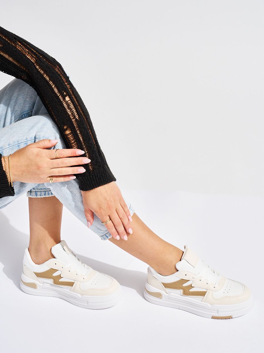 Beige Sneakers auf Plattform