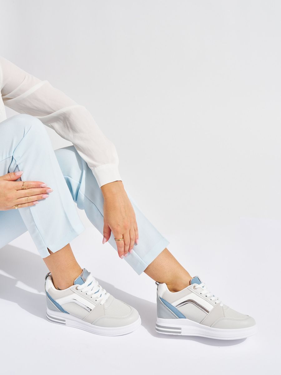 Damen graue Sneakers mit verstecktem Keilabsatz