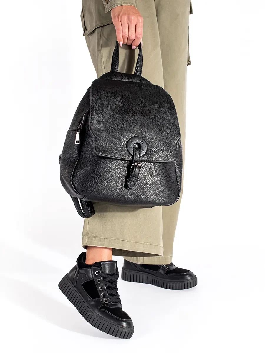 Klassischer schwarzer Damenrucksack