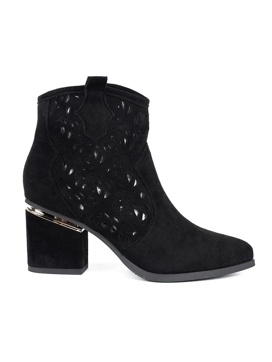 Schwarze durchbrochene Stiefeletten