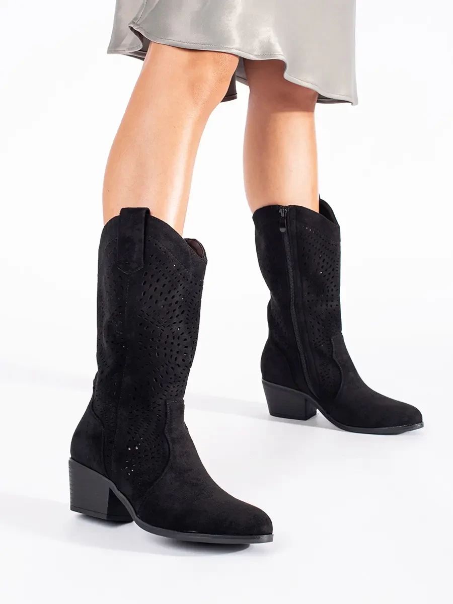 Schwarze durchbrochene Stiefeletten