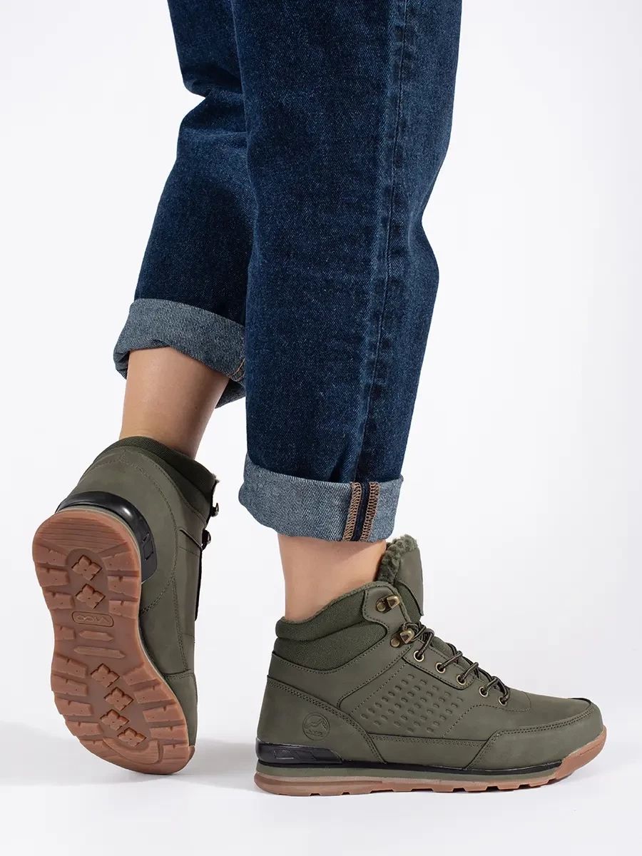 Dunkelgrüne Wanderschuhe