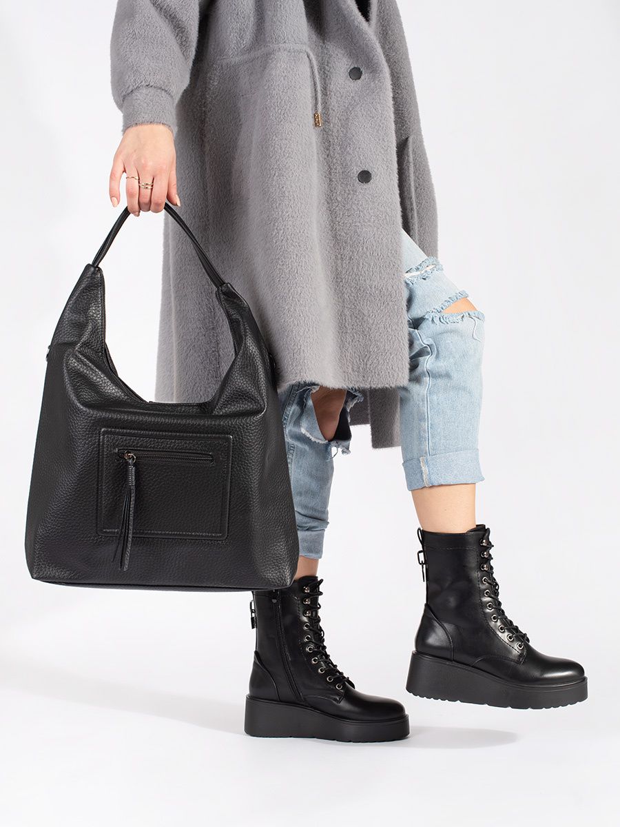 Schwarze Stiefeletten mit dicker Sohle