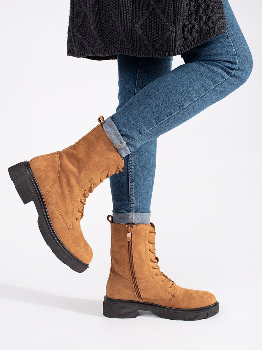 Hellbraune gefütterte Stiefeletten