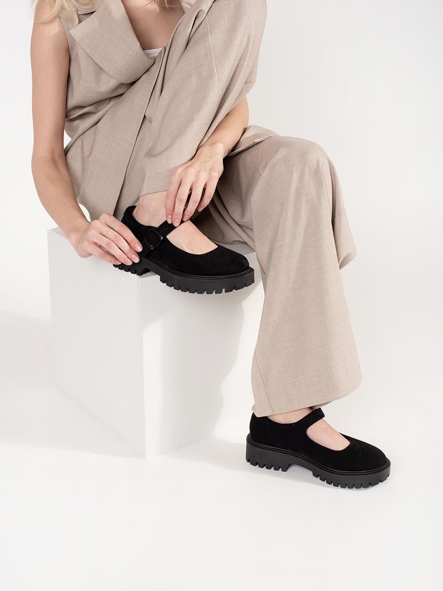 Schwarze Wildleder Slipper mit Plattform