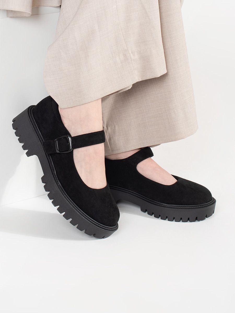 Schwarze Wildleder Slipper mit Plattform