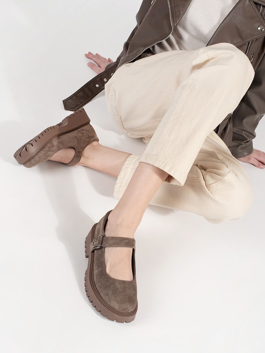 Beige Plateau-Slipper aus ökologischem Wildleder