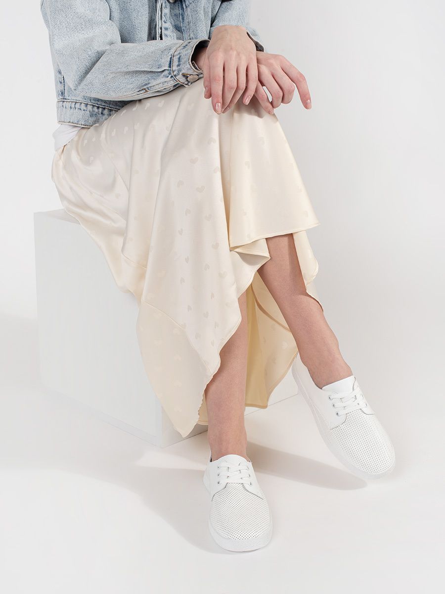 Weiße durchbrochene Sneakers aus echtem Leder