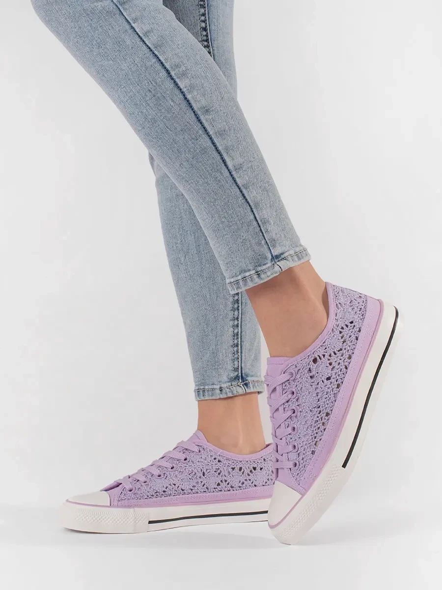 Lila durchbrochene Sneakers