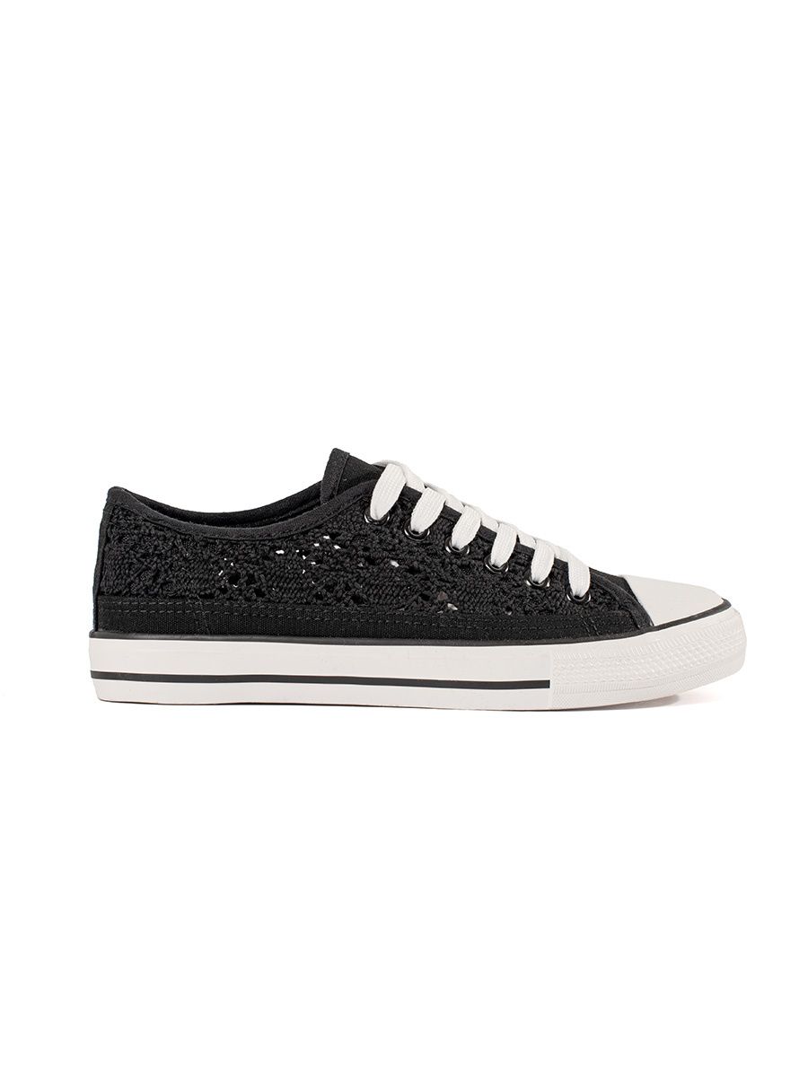 Schwarze durchbrochene Sneakers